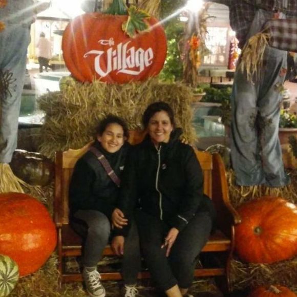 Meet your Posher, Nicole - Picture 1 of 1